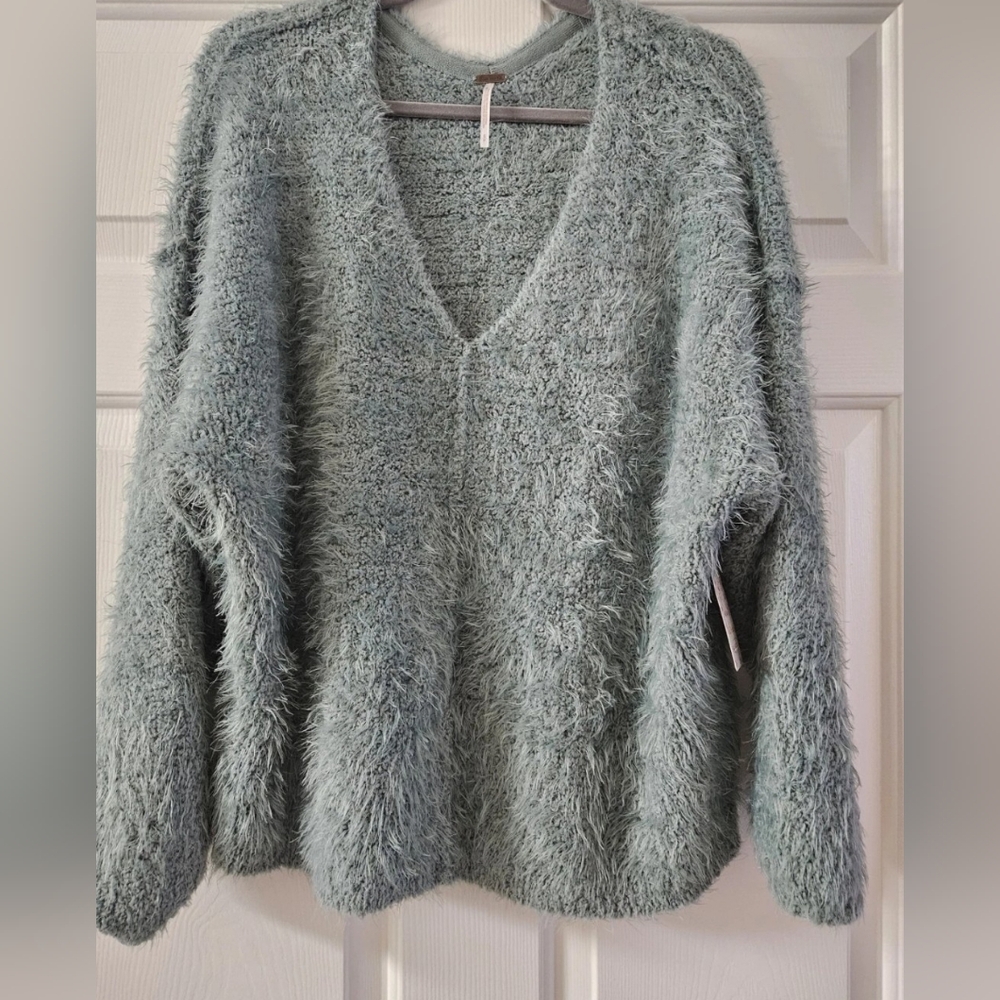 NWT Free People V Neck Sweater, Size Small
